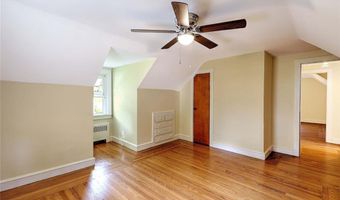 10 Roosevelt Ave, Lincoln, RI 02865