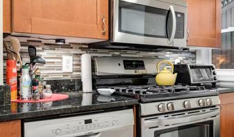 104 R St NE B, Washington, DC 20002