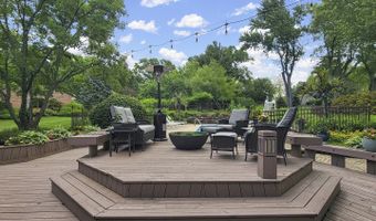 40484 Sunset Dr N, Antioch, IL 60002