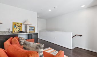 1924 CHAPMAN Ave 10, Rockville, MD 20852
