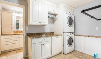 107 E Willow St, Beresford, SD 57004