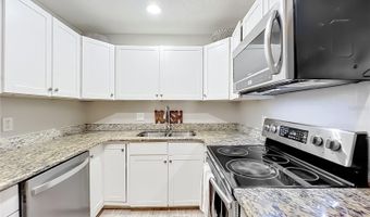 918 LAKE DESTINY Rd F, Altamonte Springs, FL 32714