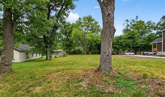 1217 Kiefer Creek Rd, Ballwin, MO 63021