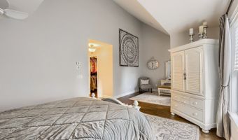 28 Crestview Ln 28, Danbury, CT 06810