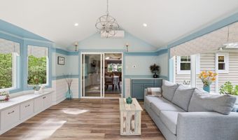 17 Briggs Ave, Bourne, MA 02532
