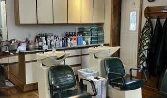 503 Benton Ave W, Albia, IA 52544