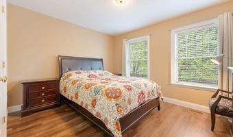 22 Harvest Hill Ln 4, Auburn, ME 04210