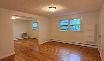 99 Searingtown Rd 2nd Fl, Albertson, NY 11507