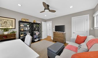 42 Windsor St, Jamestown, RI 02835