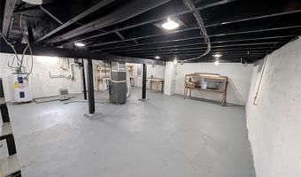 647 Oakwood Ave, Alton, IL 62002
