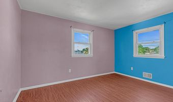 19 Spruce St, Beachwood, NJ 08722