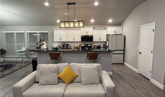 941 Sundance Ln, Bentonville, AR 72712