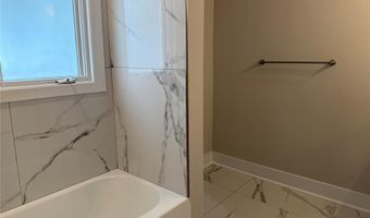 41 Woods Ave, Bergenfield, NJ 07621