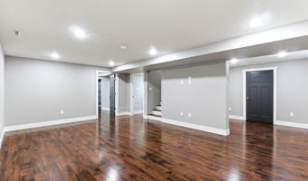 2516 White Oak Dr, Ames, IA 50014