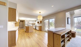 3682 Tanglewood Ct, Ann Arbor, MI 48105