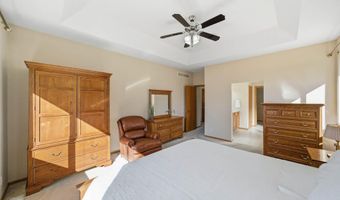 912 10th Avenue Pl, Altoona, IA 50009