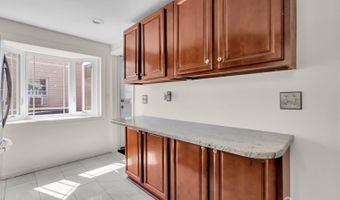 3 N Smith St N, Avenel, NJ 07001