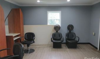 501 Roosevelt St, Badin, NC 28009