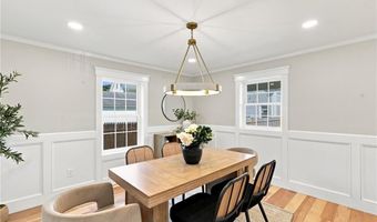 40 Congregational St, Bristol, RI 02809