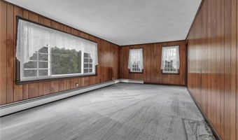 381 Woonsocket Hill Rd, North Smithfield, RI 02896