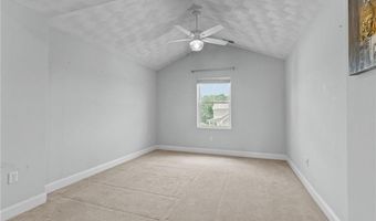 15 Morningside Dr, North Kingstown, RI 02852