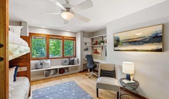5870 Persimmon Dr, Fitchburg, WI 53711