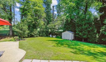 7600 CHARLESTON Dr, Bethesda, MD 20817