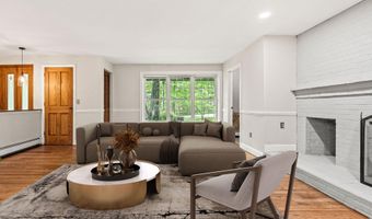 28 Olde Lantern Rd, Bedford, NH 03110