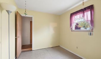 706 Carlin Dr, Angola, IN 46703