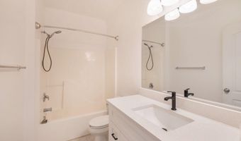 2925 N Knightsbridge Cir, Ann Arbor, MI 48105