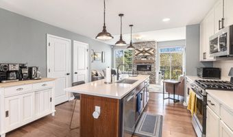 2759 Bristol Ridge Dr, Ann Arbor, MI 48105