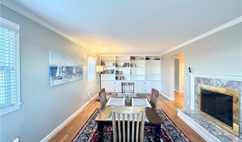 24 High St, Middletown, RI 02842