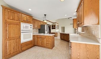 10404 Saint John Dr, Algonac, MI 48001