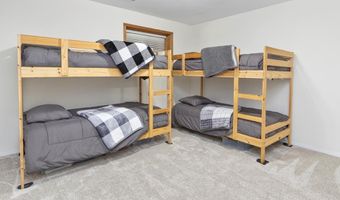 506 Lakeview Dr, Cascade, ID 83611