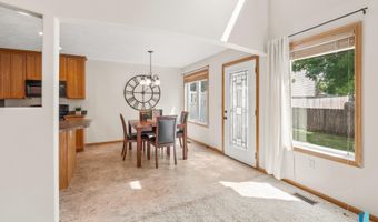 324 S Spring Pl, Brandon, SD 57005