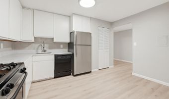 4408 ISLAND Pl 202, Annandale, VA 22003