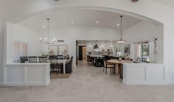 2724 W COLT Rd, Chandler, AZ 85224