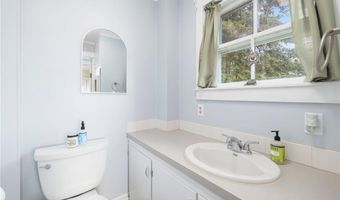 9 Cummings Rd, Newport, RI 02840