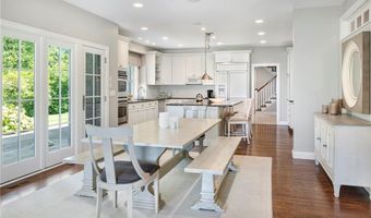 60 Van Wickle Ln, Bristol, RI 02809