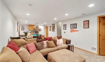 15733 Pine Cir, Basehor, KS 66007