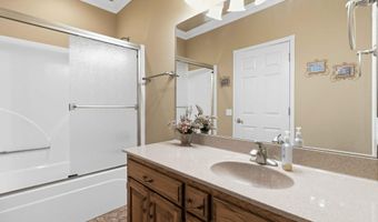 136 Riverview Dr, Anderson, MO 64831