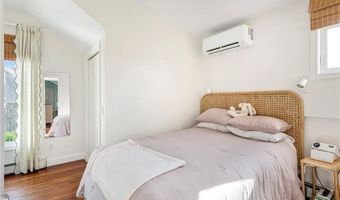 604 Thames & 4 Dixon St, Newport, RI 02840