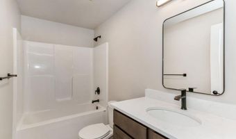 785 Clover Hill Dr, North Liberty, IA 52317