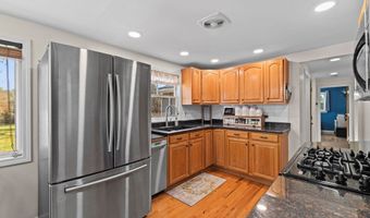 26 Algerine St, Berkley, MA 02779