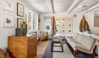 152 Hamilton Ave, Jamestown, RI 02835