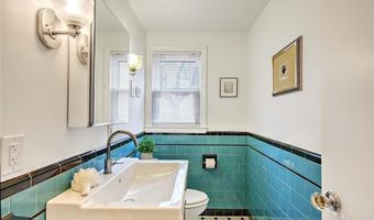 25 Belton Dr, Barrington, RI 02806