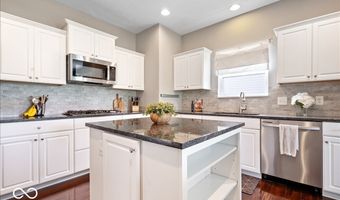 220 Dovetree Dr, Avon, IN 46122