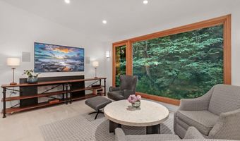 6921 AYR Ln, Bethesda, MD 20817