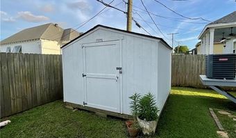 137 SEAL Dr, Arabi, LA 70032