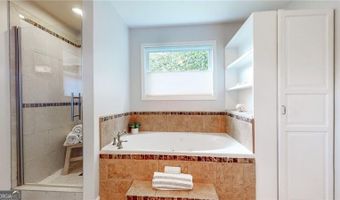2461 Woodridge, Decatur, GA 30033